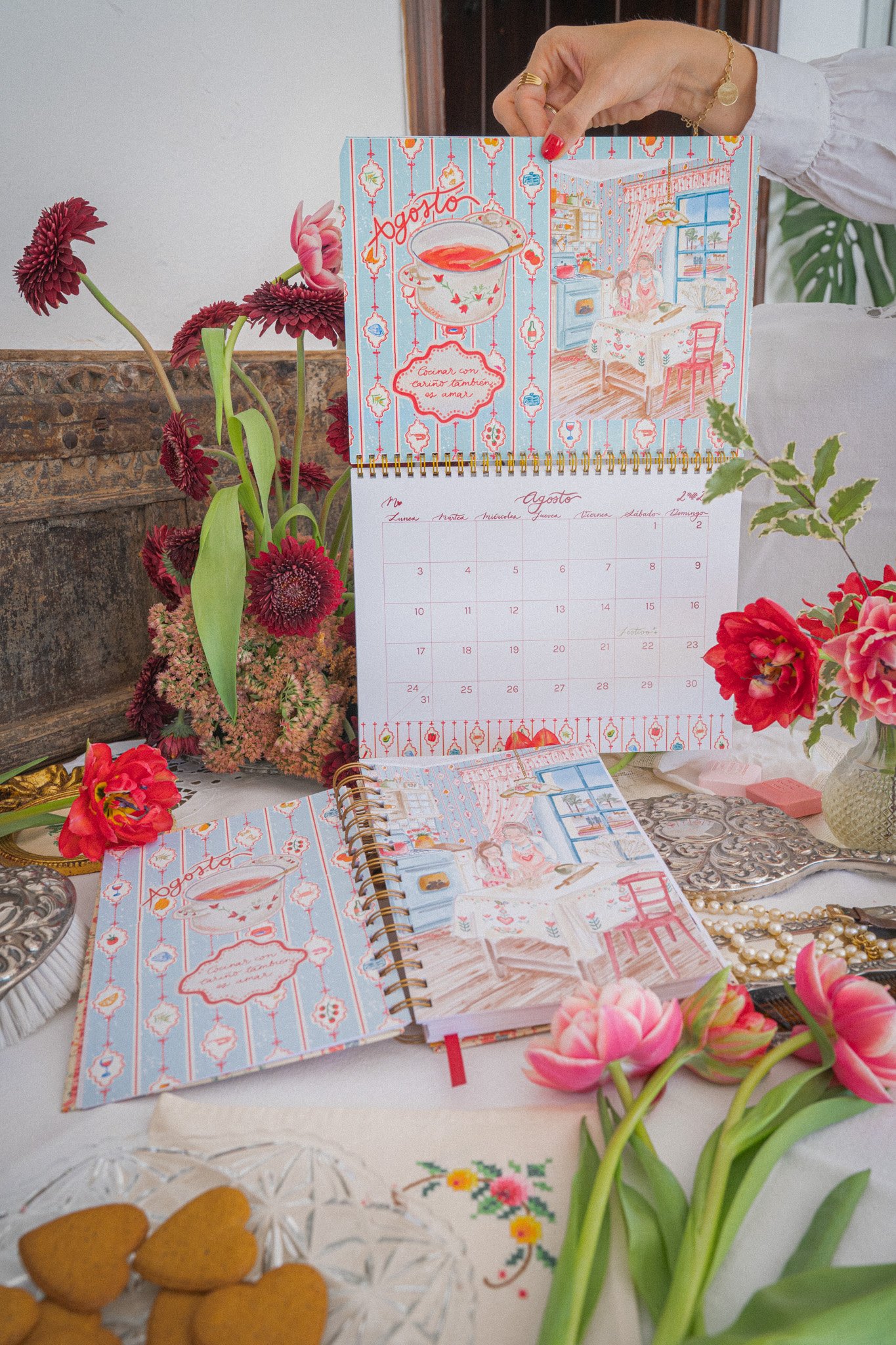 calendario-pared-2026-ilustrado-flores-punto-de-cruz-nonni-martabge-4