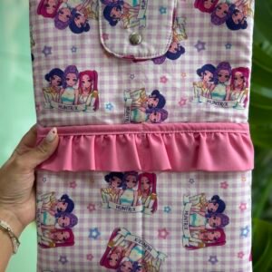 FUNDA LIBRO BOTÓN CP GUERRERAS KPOP