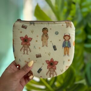 MONEDERO  CP STRANGER THINGS BEIGE