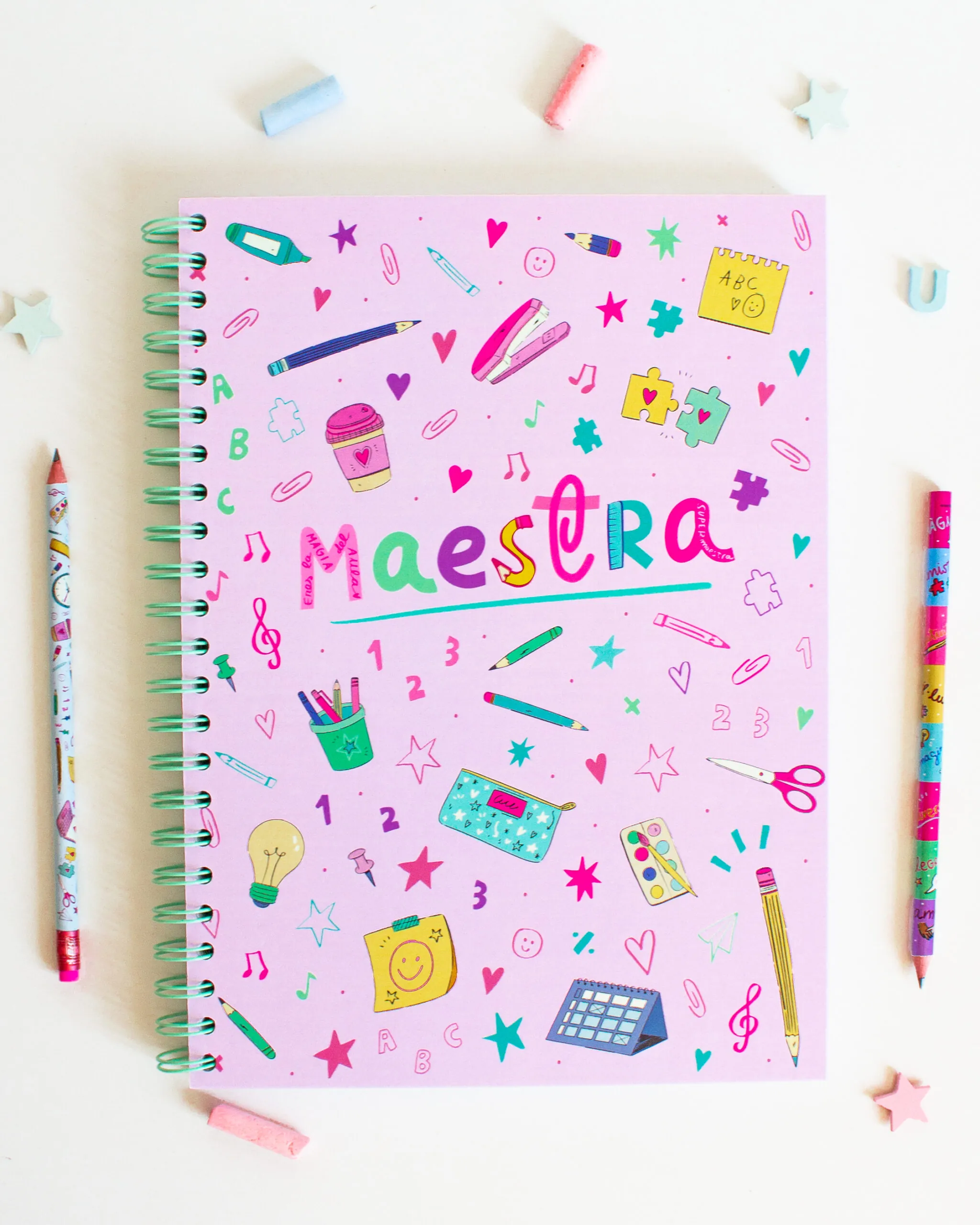 MAESTRA-A4-1-scaled.jpg LIBRETA A4- MAESTRA ERES LA MAGIA DEL AULA UNA PIZCA - Imagen 1